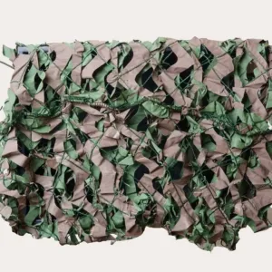 Het geheel met het camouflagenet bedekt.